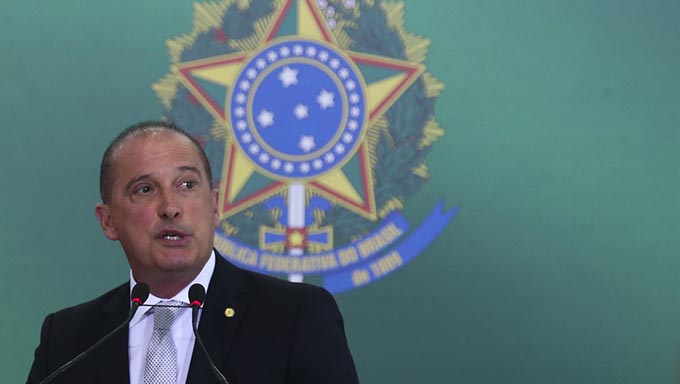   O ministro-chefe da Casa Civil, Onyx Lorenzoni, disse que foi uma conversa de “alinhamento” com cada ministro