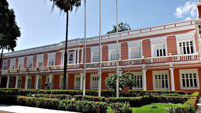   A Universidade Federal do Ceara (UFC) divulgou o edital para o concurso que visa preencher vagas para sete cargos técnico-administrativos da instituição