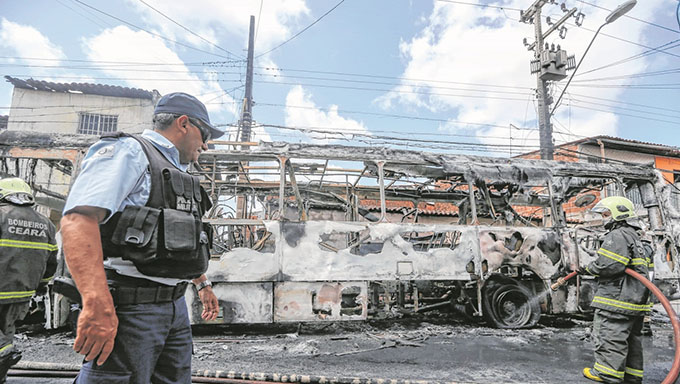   A onda de violência registrada no Ceará, nos últimos dias, reativou o debate sobre punição ao terror