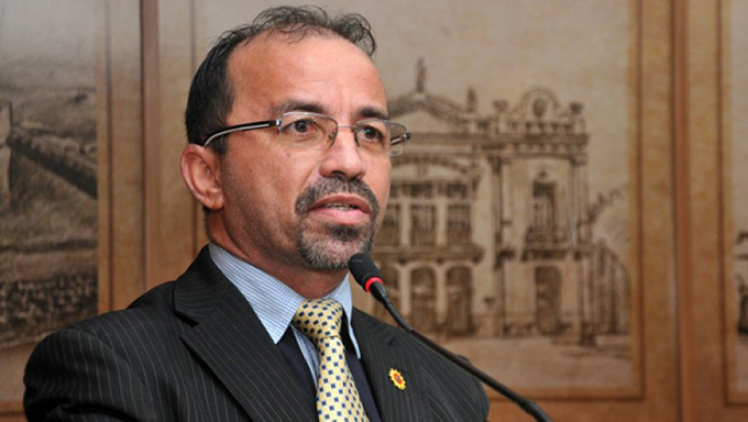   O Pleno do Tribunal Regional Eleitoral (TRE) por maioria acatou agravo de instrumento, recurso protocolado pela defesa do deputado estadual eleito Sandro Pimentel (PSOL), e derrubou liminar que impedia sua diplomação na Assembleia Legislativa do Rio Grande do Norte