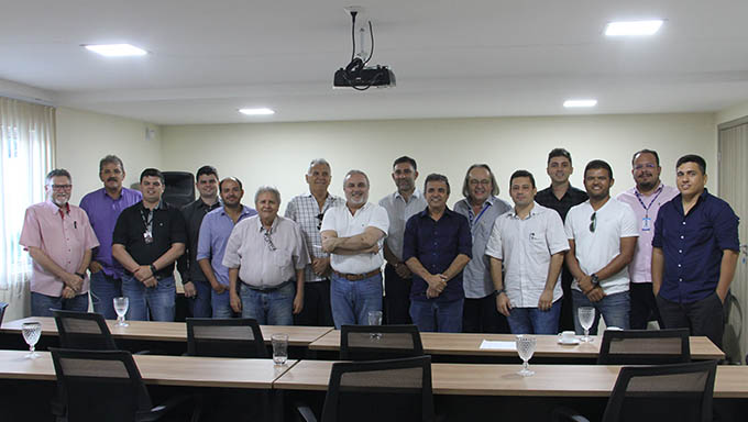   Empresários da Construção Civil se reuniram com o senador Jean Paul, diretores da CAERN e gerente da Caixa para sanar problemas, manter postos de trabalho e gerar novas oportunidades