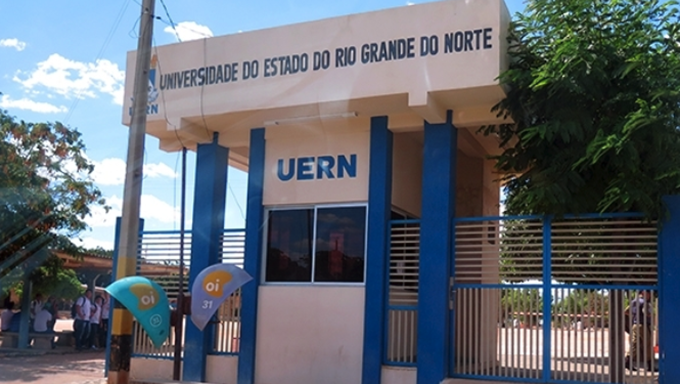   A Universidade do Estado do Rio Grande do Norte - UERN, por meio da Pró-Reitoria de Gestão de Pessoas - PROGEP, realiza Processo Seletivo para provimento de vagas, por tempo determinado