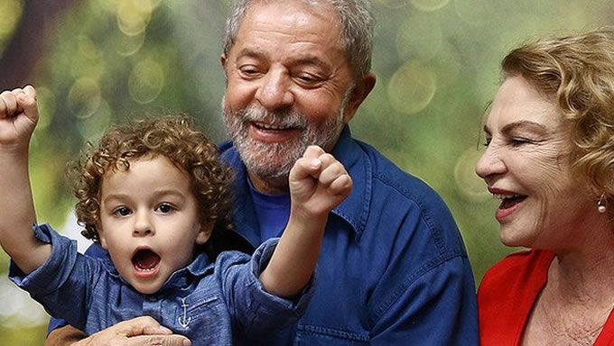   Os advogados do ex-presidente Lula entrarão na Justiça para pedir que o petista possa deixar a prisão em Curitiba e compareça ao enterro do neto, Arthur Araújo Lula da Silva, de 7 anos