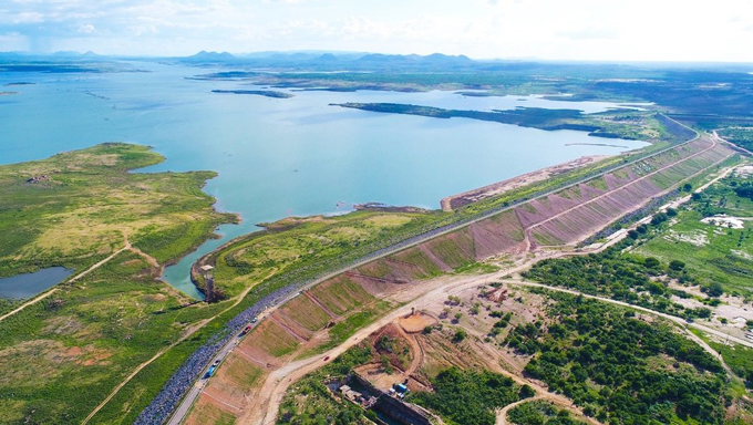   A Barragem Armando Ribeiro teve um aumento de 19,7 milhões de m3 após chuvas de janeiro e fevereiro. A barragem está localizada no município de Itajá e é responsável pelo abastecimento de 35 municípios, atendendo a uma população de quase meio milhão de pessoas.