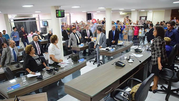   A prefeita Rosalba Ciarlini (PP) acumulou dois anos sem reajustes para os servidores municipais. As perdas inflacionárias são de 10,30%