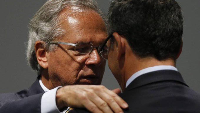   O ministro da Economia, Paulo Guedes, sinalizou que poderá pedir demissão em caso de uma eventual desidratação da reforma da Previdência