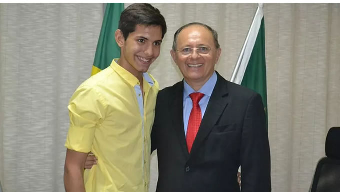   uiz Benes estava dentro de um carro da família dele, sendo mantido refém em um sequestro-relâmpago