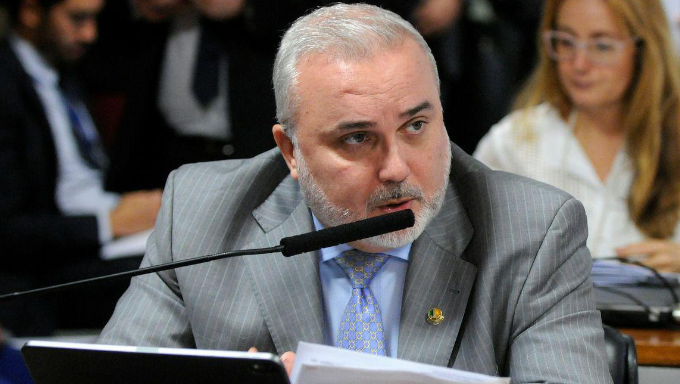   Jean Paul lamenta a atitude dos vereadores em um momento de grandes retrocessos na democracia.
