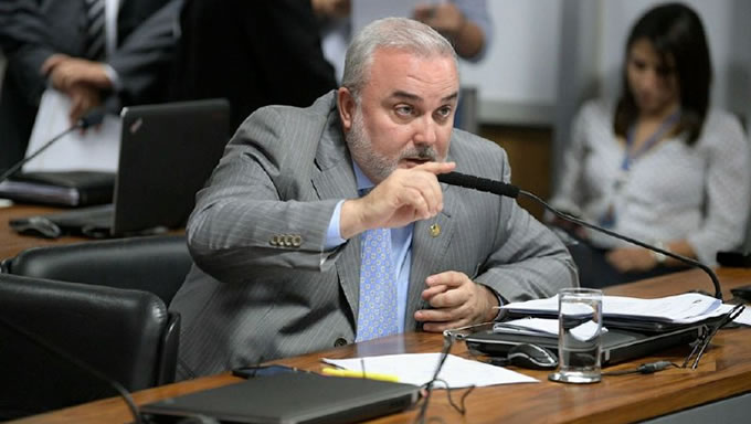   O senador Jean Paul Prates (PT-RN) disse que o Brasil precisa debater outras pautas, além da Reforma da Previdência, e criticou o governo por tentar atropelar o Congresso ao impor um projeto que ainda não está claro para a maioria da população