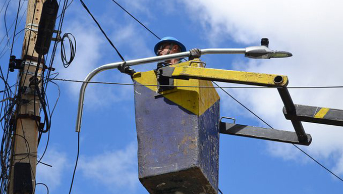  A Companhia Energética do Rio Grande do Norte (Cosern) desligou mais de 1.500 ligações clandestinas, conhecidas como gatos, em casas e estabelecimentos comerciais do estado, somente nos primeiros meses de 2019
