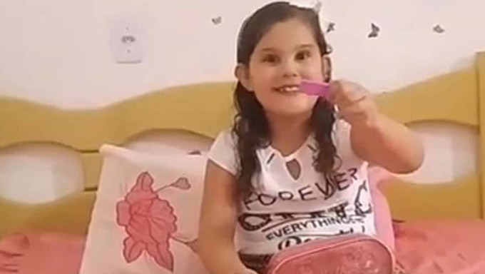   Brunninha, de 7 anos, vinha sendo mantida viva com a ajuda de aparelhos.