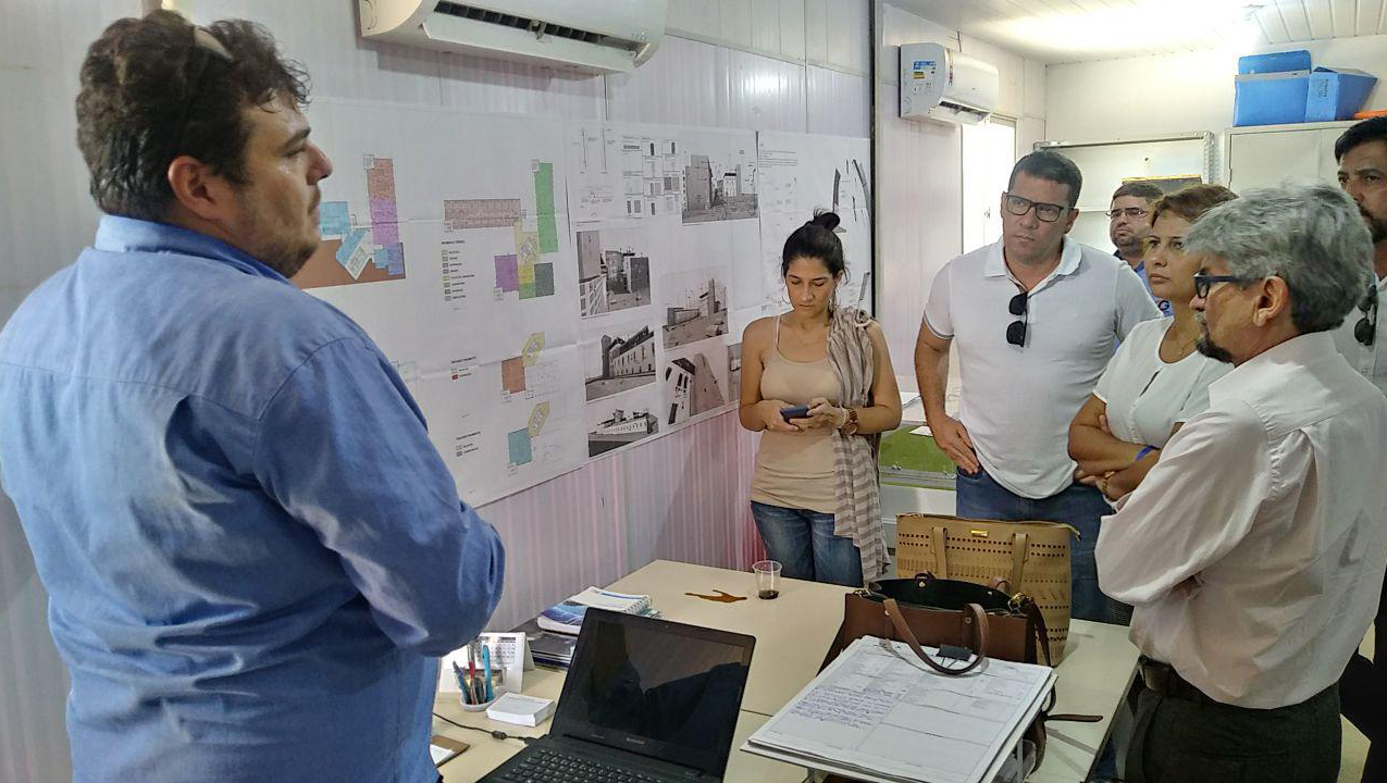   Nesta quarta-feira (10) o secretário estadual de Saúde, Cipriano Correia, juntamente com Técnicos do Banco Mundial visitaram o Hospital Regional da Mulher, que está sendo construído perto do Campus Central da UERN