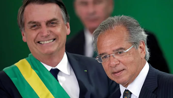   A economia brasileira sofreu uma queda no mês de fevereiro, de acordo com Monitor PIB (Produto Interno Bruto), calculado pela Fundação Getúlio Vargas (FGV), que apontou uma retração, neste segundo mês do ano de -0,4%, ante 0,3% registrado em janeiro pela série mensal sobre o PIB do país