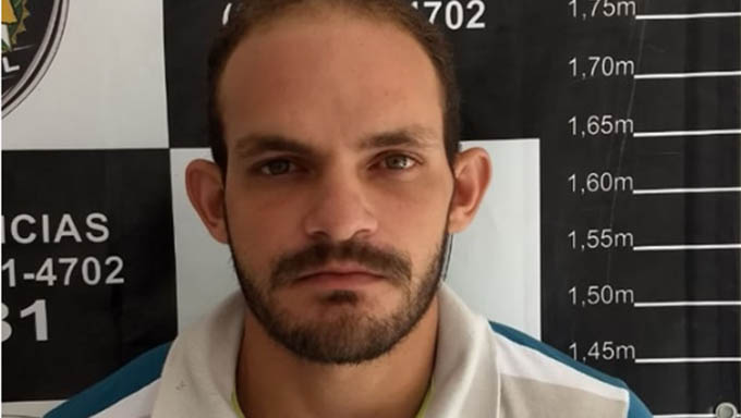   Lan Lan do Sindicato, como é mais conhecido Thaislan Fernandes de Almeida, foi preso pela PM neste domingo, dia 21, em Caraúbas, por dar suporte a quadrilha que matou o soldado Ildonio José no dia 16 de agosto de 2018, na RN 117, e estava com a prisão preventiva decretada.