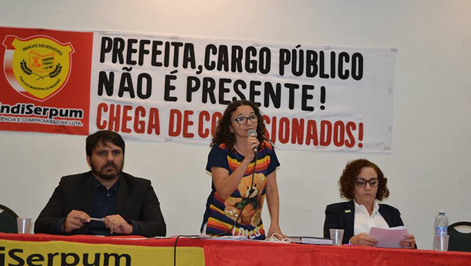   O Sindicato dos Servidores Públicos Municipais de Mossoró (SINDISERPUM) entrou com ação na Justiça, na Vara da Fazenda Pública da Comarca de Mossoró, para que determine que a prefeita Rosalba Ciarlini não desconte os dias de greve do salário dos professores