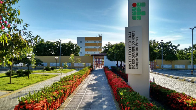   O IFRN terminou 2018 com um número de 40.178 estudantes matriculados e desse total, 92,4% possuem renda familiar per capita menor que um salário mínimo e meio, apresentando perfil para inclusão nas ações de assistência estudantil