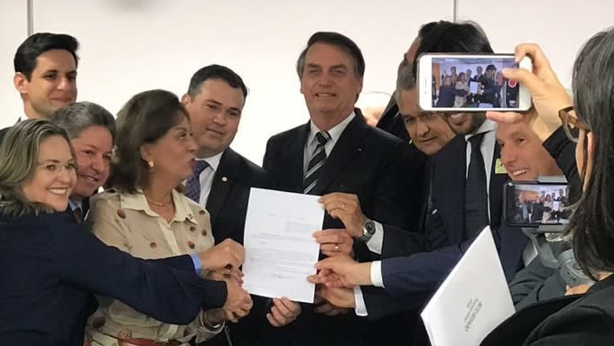   O presidente Jair Messias Bolsonaro assinou no final da tarde desta terça-feira, dia 4, o decretou tornando o sal produzido no Rio Grande do Norte de interesse social