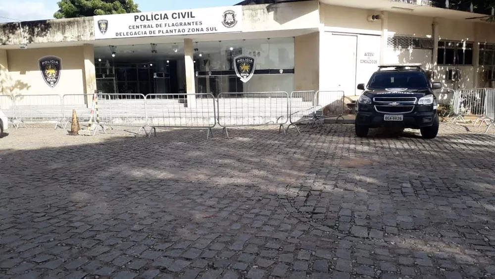   O nome do vigiante foi omitido para evitar exposição.