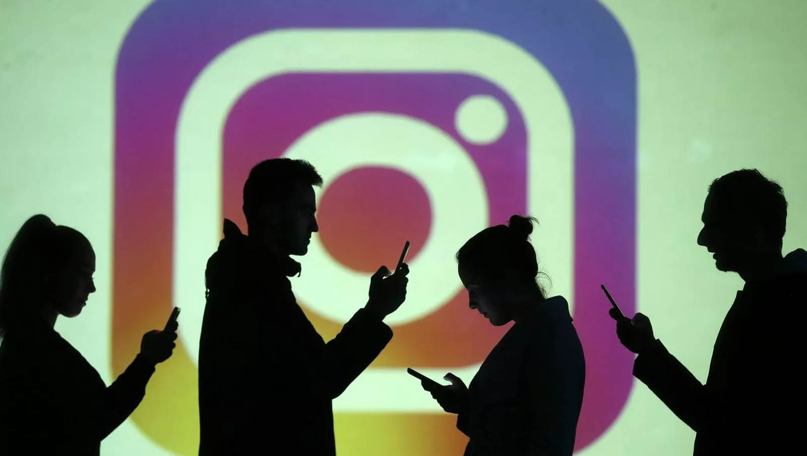   Instagram inicia, hoje (17) os testes que ocultam a visualização do número de curtidas nas publicações. A ideia é fazer com que os usuários viam uma melhor experiência ao contar suas histórias e que não se sintam competindo por likes.