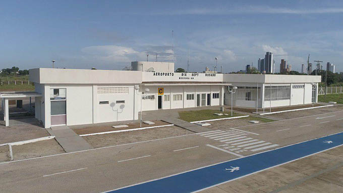   A partir desta quinta-feira (1º) o Aeroporto de Mossoró passará a operar no período noturno, até as 21h45. A autorização para o horário estendido foi dada pela infraero, nesta quarta-feira (31), atendendo a uma solicitação do Governo do Rio Grande do Norte.