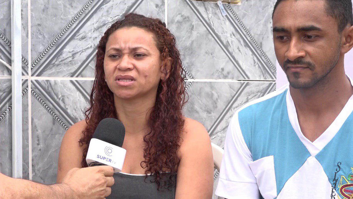   Ana Lúcia Pereira da Silva, mãe do menino Léo, de 13 anos, assassinado por engano, no domingo (10), no Bom Jesus, em Mossoró, disse que pode ouvir os tiros, que mataram o filho dela, poucos segundos após a saída do menino de casa. 