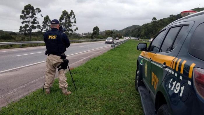   O Ministério da Justiça não havia informado quando a suspensão dos radares móveis das BRs começaria efetivamente, afirmando que a informação cabia à PRF. Esta, por sua vez, determinou que os equipamentos sejam retirado imediatamente das estradas.