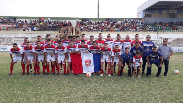   Com 95% dos jogadores prata da casa, o Serra do Mel Esporte Clube sagrou-se campeão da Copa Oeste 2019, após o jogo final realizado na tarde deste domingo (18), contra o UFC de Upanema, no Estádio Nogueirão, em Mossoró-RN.