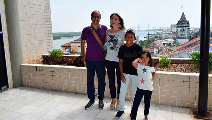   Casal atendeu a todas as exigências da Justiça Brasileira para conseguir finalmente levar as duas crianças do País