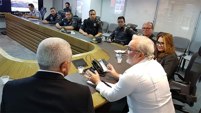   Senador Jean Paul Prates em diálogo com a cúpula da segurança pública do Rio Grande do Norte