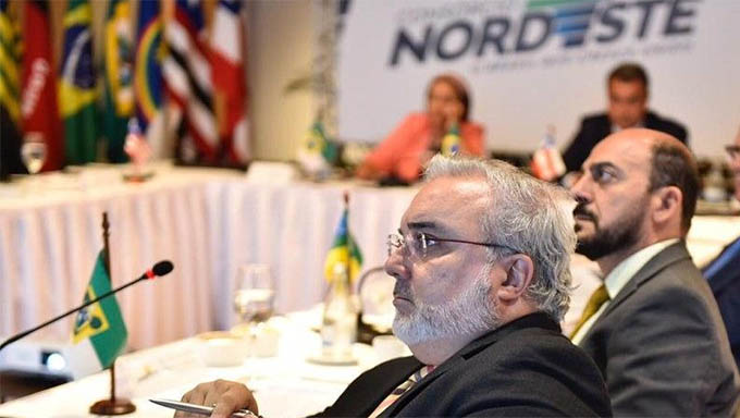   Jean Paul Prates alertou que as "privatizações como esta não estimulam investimentos porque seu resultado é a mera troca de propriedade dos ativos".