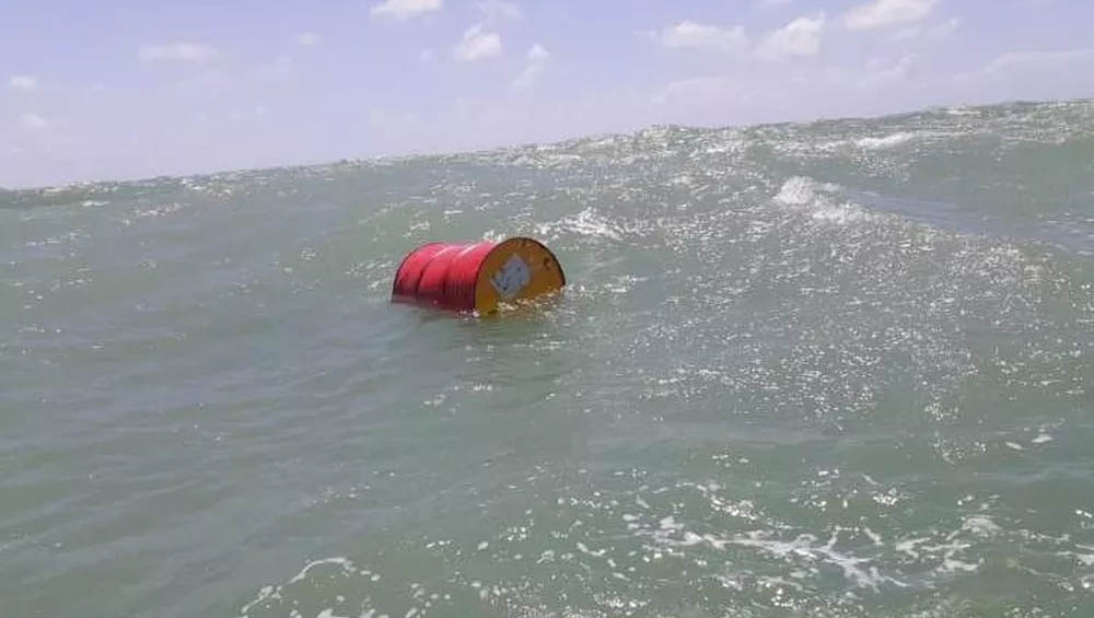   Marinha encontra tambor de óleo boiando próximo a praia de Tabatinga no RN.