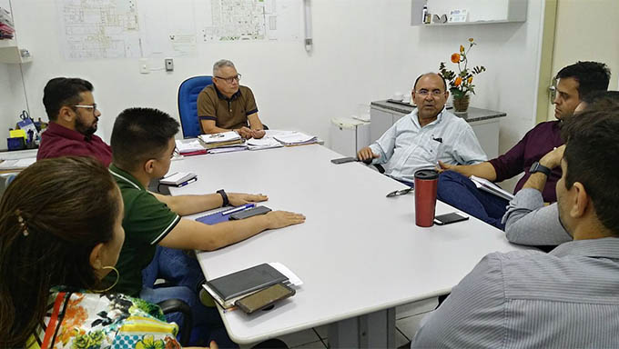   Diretor administrativo do HRTM, Valmir Alves, o reitor Arimateia Matos e o advogado Diego Tobias, representando o senador Styvenson, já realizaram a primeira reunião de como aplicar os R$ 16,5 milhões no HRTM