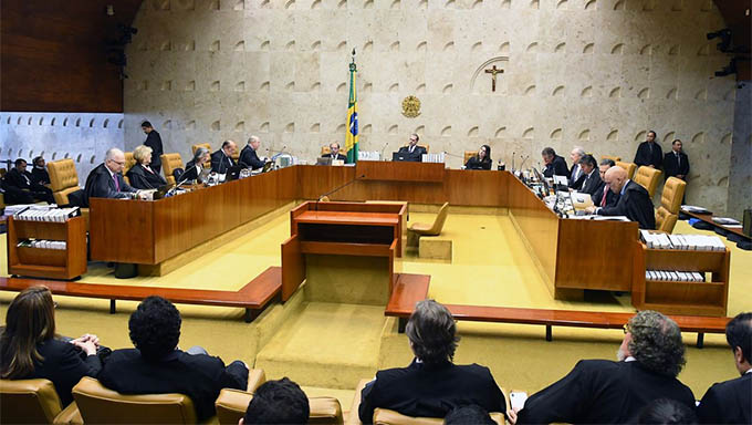   Por 6 x 5, plenário do STF muda entendimento e Lula pode ser solto.