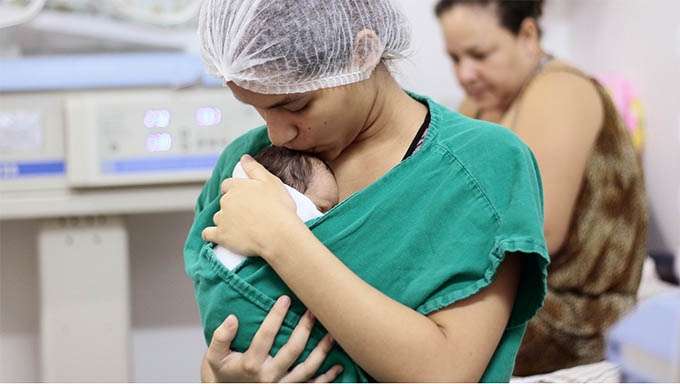   Método Canguru para bebês prematuros completa 40 anos de existência.