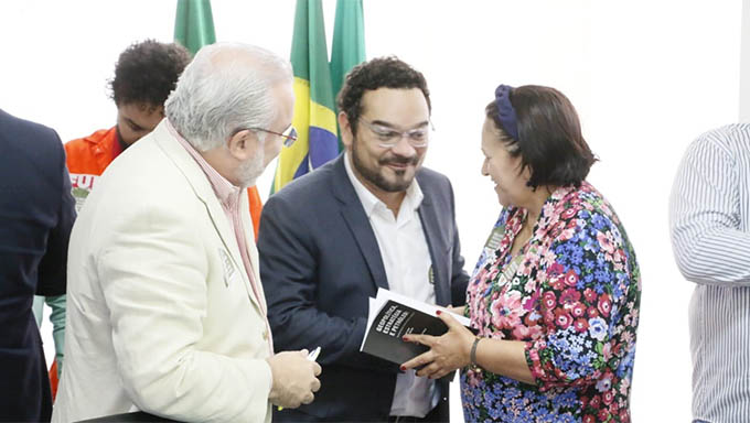   O estudo, intitulado “A estratégia da Petrobras e seus impactos no RN” e que foi entregue a governadora Fátima Bezerra e ao senador Jean Paul Prates, aborda sobre os impactos econômico, fiscal e empregatício da saída da companhia do estado.