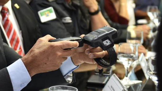   Inicialmente o Governo do Estado está disponibilizando 26 unidades para o Poder Judiciário e em seguida serão comprados outros 200
