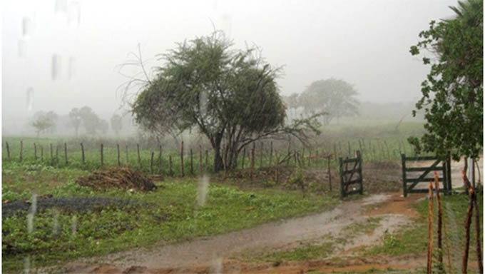   ANO NOVO chegou com chuva forte em todo o Oeste do Rio Grande do Norte. Meteorologistas apostam num bom inverno em 2020, com açudes cheios e boa safra para o homem do campo; As chuvas na passagem de ano foram mais fortes na região do litoral norte do RN.
