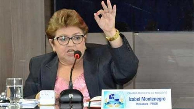   Izabel Montenegro, presidente da Câmara, reprovou as contas do ex-prefeito, mesmo estas não tendo sido avaliadas pelo TCE