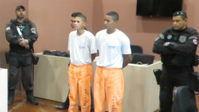   Giovani e Jefferson de Melo Nogueira (irmãos) haviam sido condenados nesta quarta-feira, dia 4, a penas somadas de 102 aos de prisão pelo assassinato do menino Calleb, por tentar matar Iranilson e Débora, além de tráfico de drogas, porte de arma de fogo e corrupção de menores
