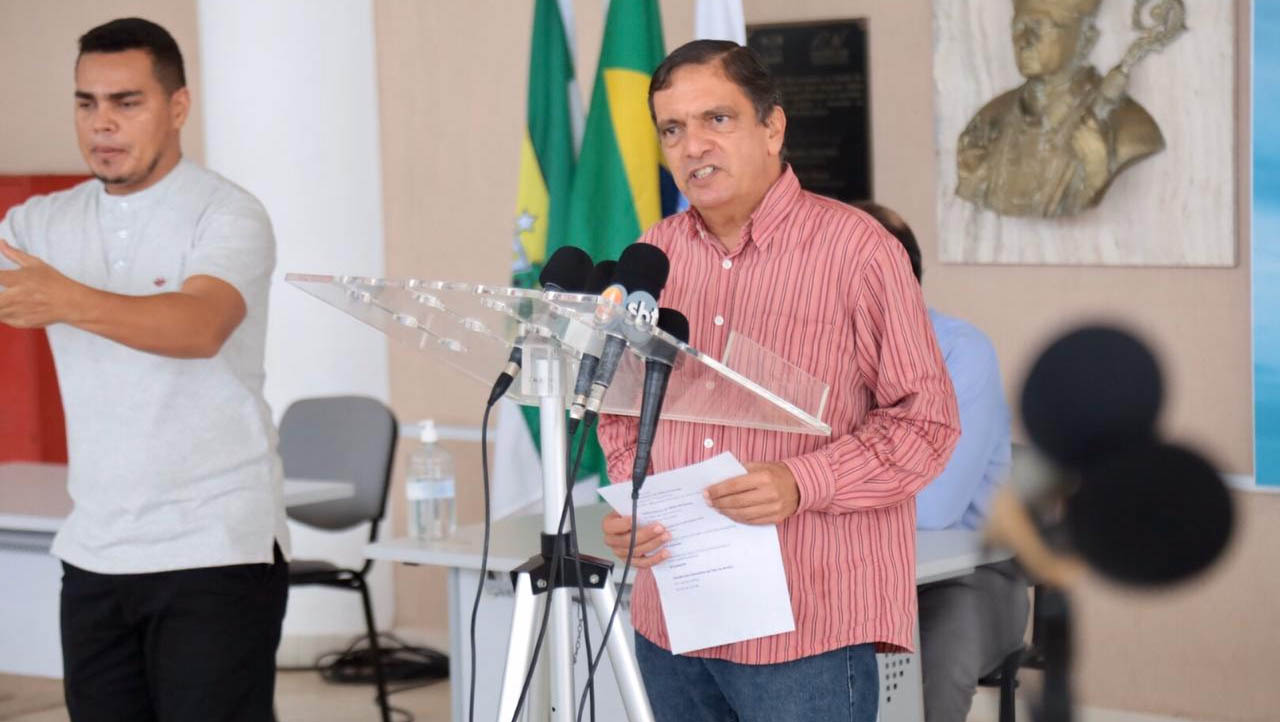   “Ou a sociedade aumenta o isolamento ou vamos entrar em colapso nos próximos dias". O secretário adjunto de Saúde, Petrônio Spinelli, alerta que, mesmo com o aumento da oferta de leitos, como ocorreu semana passada em três hospitais no estado, a capacidade de atendimento está fortemente comprometida. 