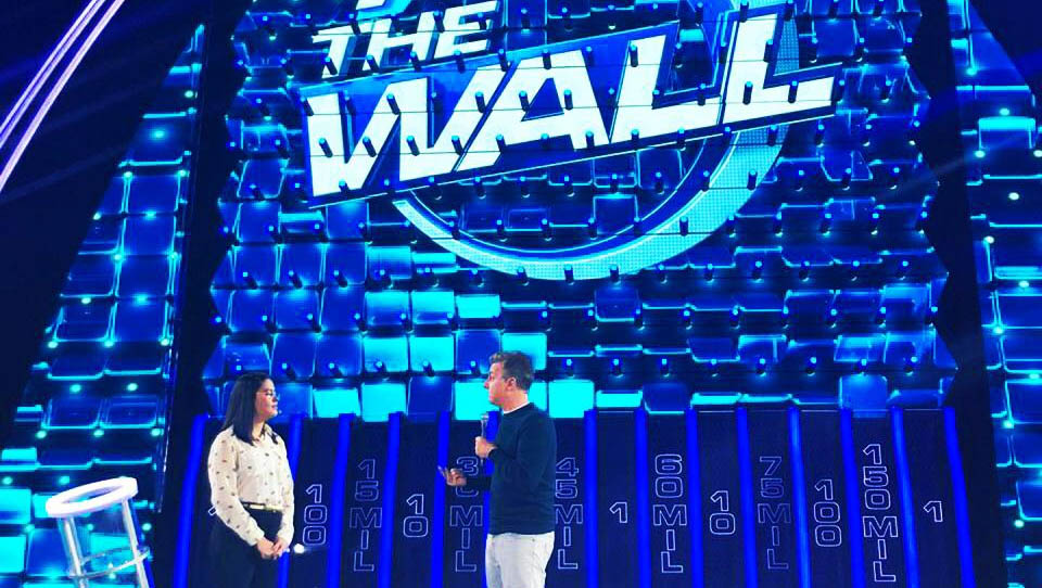   A estudante Ekarinny Medeiros e os professores Felipe Ribeiro, da Ufersa, e Kiara Dantas da Escola Estadual Professor Hermógenes Nogueira da Costa, da cidade de Mossoró, participaram do quadro The Wall, do Luciano Hulk, que vai ao ar neste sábado (13), a partir das 16h. O programa foi gravado antes da pandemia e promete muitas emoções.