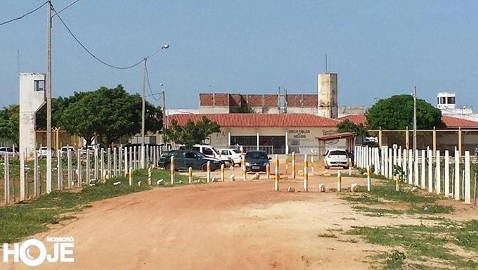   Os outros 16 ficaram presos, porque haviam ordens de prisão contra eles em outros processos. O Ministério Público Estadual deve divulgar nova a imprensa nesta segunda-feira, 20, explicando o caso