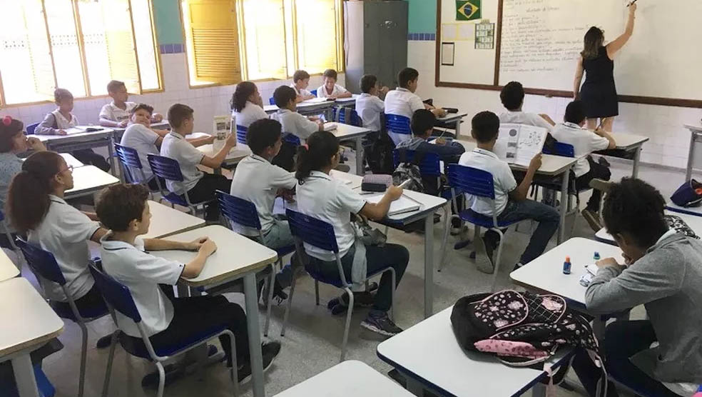   A Secretaria de Educação e a União dos Dirigentes Municipais de Educação do RN lançaram uma enquete com a pergunta: “As escolas devem retomar as atividades presenciais com os estudantes em 2020?”. A consulta tem caráter opinativo e estará aberta ao público de hoje (2) até às 23h59 de sexta-feira (4); Veja como participar.