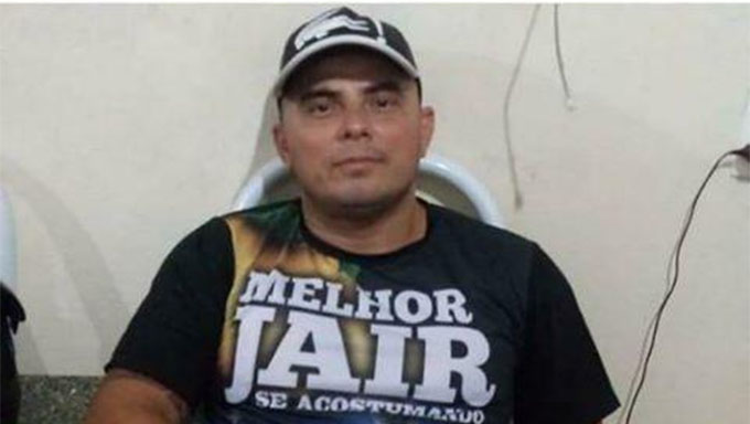   Valderi Medeiros também vai responder por usurpação da função pública, porte ilegal de arma de fogo, além do homicídio qualificado e por ameaçar de morte duas testemunhas oculares do caso; O caso está tramitando na Primeira Vara Criminal de Mossoró; o réu aguarda audiência de instrução de julgamento na prisão