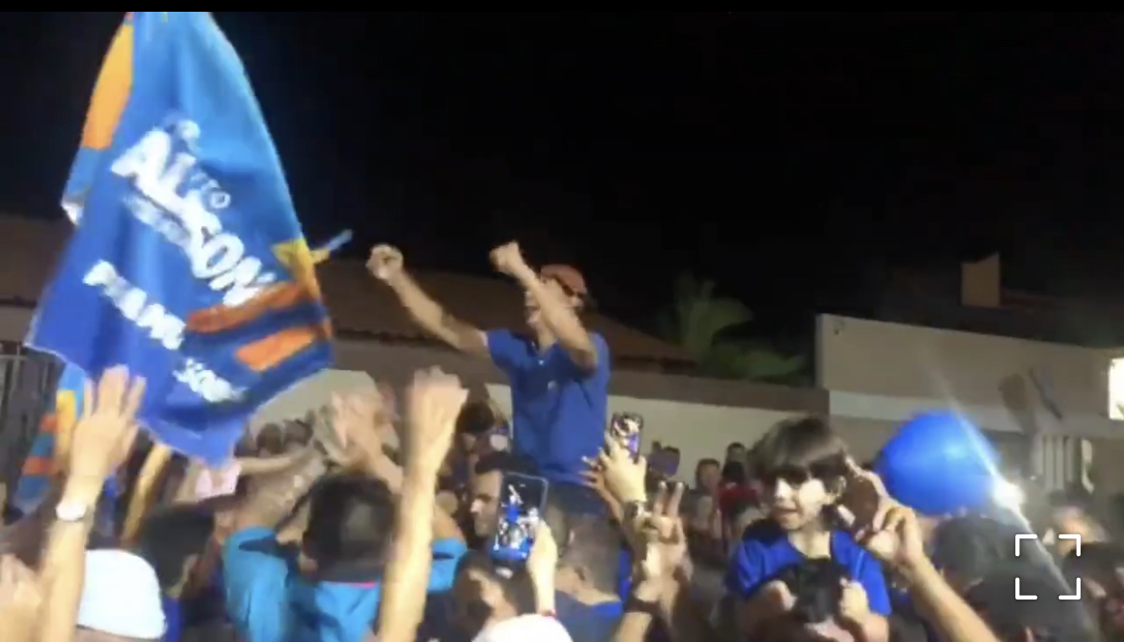   De origem humilde, filho do agricultor José Américo/Maria das Neves e vindo da zona rural, mais precisamente do Sítio Chafariz, o deputado estadual Allyson Bezerra, do Solidariedade, é o novo prefeito eleito de Mossoró/RN. 