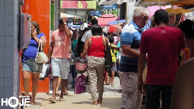  Expectativa de vida do potiguar é a maior entre os estados do Norte e do Nordeste. A expectativa de vida ao nascer da população potiguar aumentou em 2019, em relação ao ano anterior, de 76,2 para 76,4 anos, mas ainda está abaixo da média do brasileiro, 76,6 anos; Os dados foram divulgados nesta quinta-feira (26), pelo IBGE.