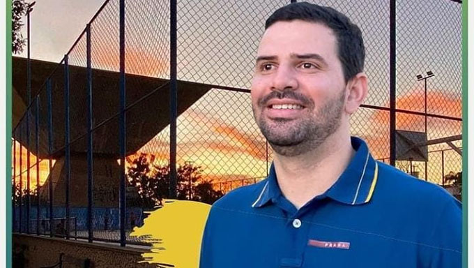   Carlos Junior, o Espanta, foi assassinado na noite desta quinta-feira, na região da Favela do Fio, entre o Santa Delmira e o Abolição V, região Oeste da cidade; O caso deve ser investigado pela Polícia Civil, que estava no local acompanhando a Perícia do ITEP e iniciando as investigações do caso