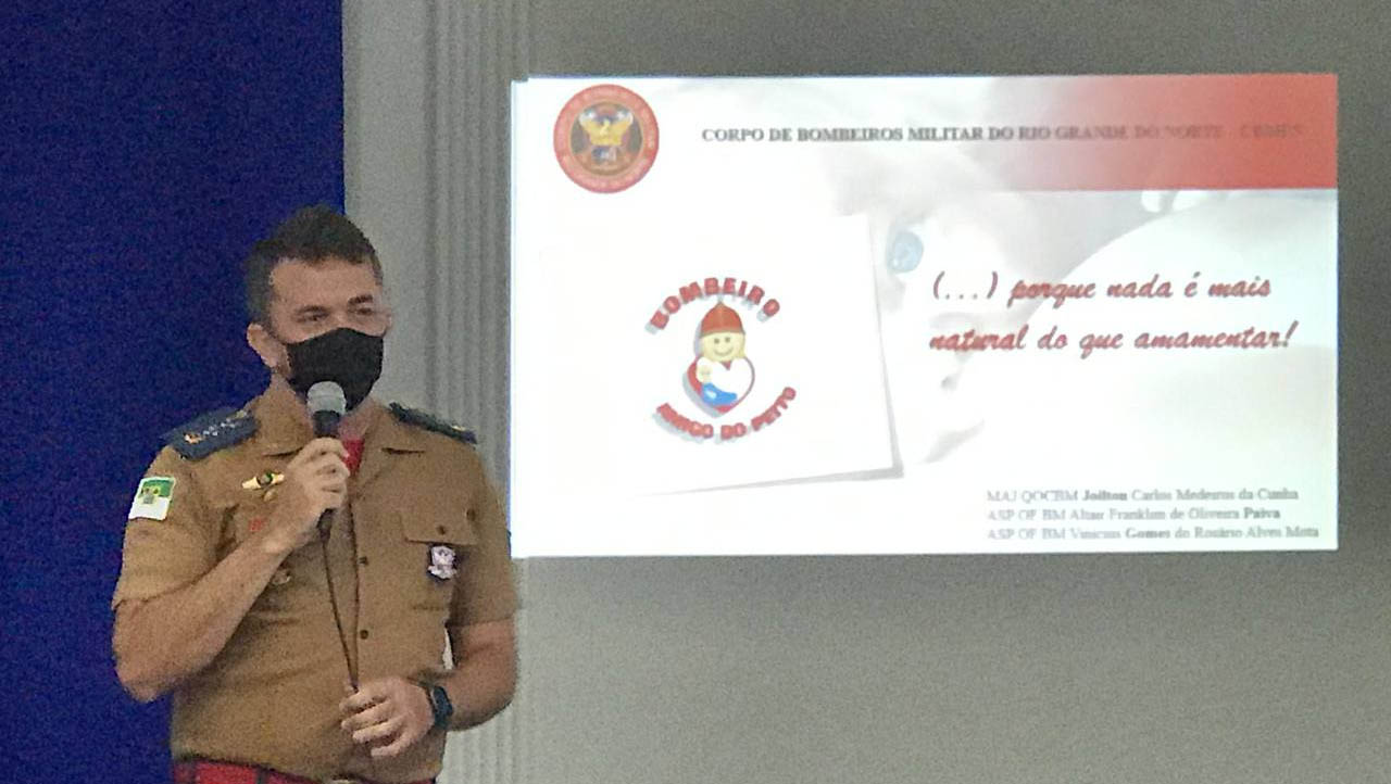   “Bombeiro Amigo do Peito” passará a realizar coleta de leite materno em Mossoró. O programa, que já havia sido implementado em fase experimental na cidade, em 2020, foi lançado oficialmente nesta sexta-feira (22). Com a iniciativa, as mães lactantes que produzem leite excedente e têm interesse em fazer doação não precisaram se deslocar até o Banco de Leite de Mossoró, mas realizar um cadastro para que uma equipe do Corpo de Bombeiros se desloque até a sua residência e colete a doação. 