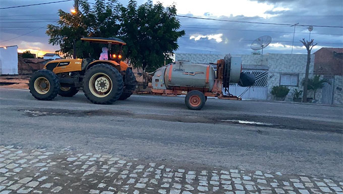   O prefeito de Governador Dix Sept Rosado, Arthur Vale, disse que esta é uma de uma série de ações preventivas que está adotando no município para conter o avanço da pandemia e que vem conseguindo o apoio da população, a quem ele pede que use máscara, higienize as mãos e evite aglomerações desnecessárias