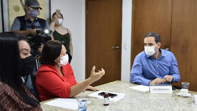   Além de isentar esse imposto para o transporte público da capital, o Governo assegura diminuição de 80% na base de cálculo do imposto sobre o combustível para empresas do transporte intermunicipal